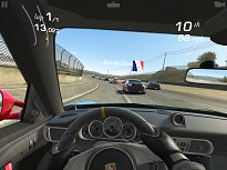Skvělá závodní atmosféra Real Racing 3 (mobilní) Skvělá závodní atmosféra